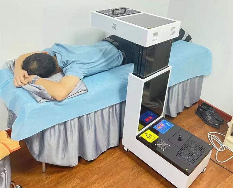 公司員工準(zhǔn)備體驗扶陽透灸儀